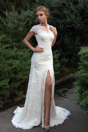 Etui Spitze Geschichtes Gekerbter Ausschnitt Brautkleid mit Gekappten Ärmeln