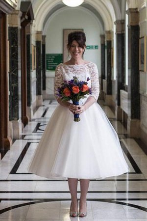 Dreiviertel Länge Ärmeln Halbe Ärmeln Elegantes Konservatives Brautkleid mit Bordüre