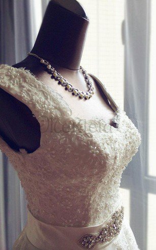 Klassisches a linie V-Ausschnitt Informelles Brautkleid mit Schleife