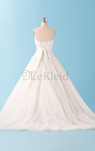 Romantisches Pompöse Sittsames Brautkleid mit Applike mit Empire Taille