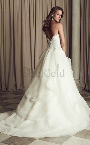 Klassisches Herz-Ausschnitt Sittsames Brautkleid mit Bordüre mit Natürlicher Taille