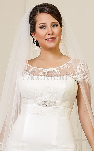 Schaufel-Ausschnitt Perlenbesetztes Bodenlanges Brautkleid mit Bordüre mit Gürtel