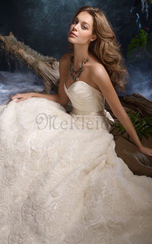 Rückenfreies a linie Organza Herz-Ausschnitt Brautkleid mit Blume