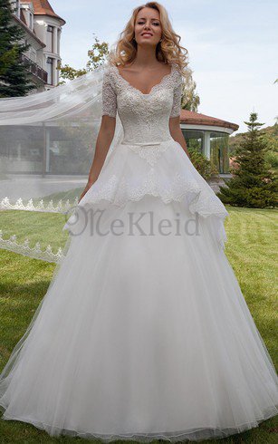 Outdoor Duchesse-Linie Normale Taille Brautkleid mit Bordüre mit Kurzen Ärmeln