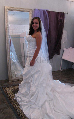 A-Line Normale Taille Bodenlanges Brautkleid aus Taft ohne Ärmeln