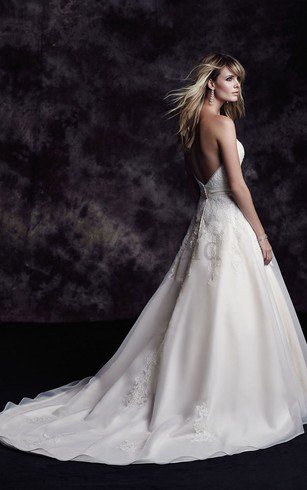 Zeitloses Natürliche Taile Organza Glamouröses Brautkleid mit Sweep Zug