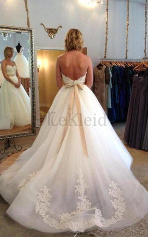 Sweep Zug Extravagantes Brautkleid mit Schleife mit Bordüre