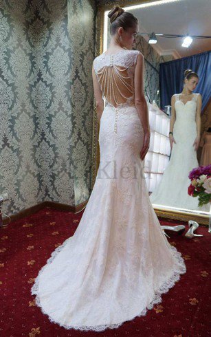 Queen Anne Schlüsselloch Rücken Romantisches Brautkleid mit Bordüre mit Knöpfen