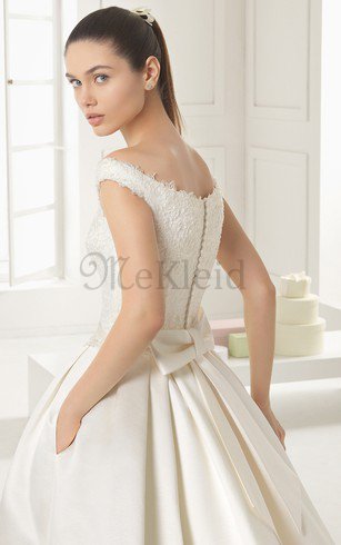 Ärmellos Natürliche Taile Langes Brautkleid mit Bordüre mit Bedeckter Rücken