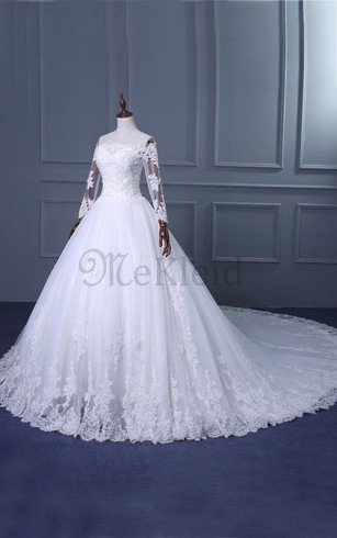 Klassisches Langärmeliges Wadenlanges Brautkleid mit Kathedraler Schleppe mit Applike