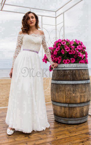 Lange Ärmeln Bescheidenes Elegantes Brautkleid mit Gürtel mit Applikation