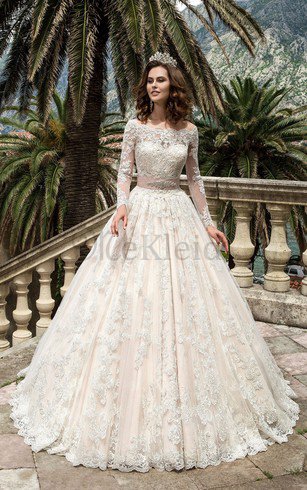 A-Linie Lange Ärmeln Romantisches Brautkleid mit Applikation mit Knöpfen
