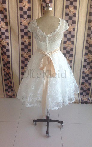 Reißverschluss Kurze Ärmeln Schlichtes Brautkleid mit Bordüre mit Plissierungen