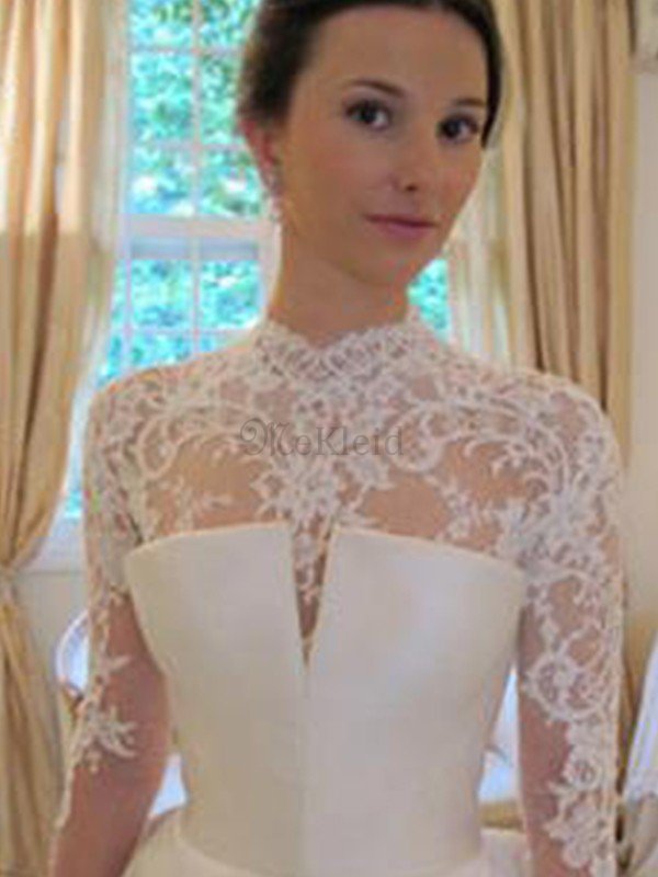 Duchesse-Linie Meerjungfrau Modus Satin Brautkleid mit Bordüre mit Natürlicher Taille