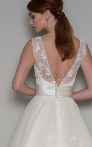 A-Line Ärmelloses Natürliche Taile Brautkleid aus Tüll mit Gericht Schleppe