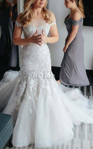 Reißverschluss Elegantes Brautkleid mit Bordüre mit Applike