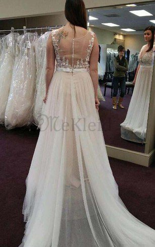 Ärmelloses V-Ausschnitt Elegantes Brautkleid mit Bordüre mit Knöpfen