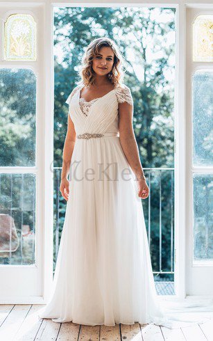 Outdoor Sweep Zug Perlenbesetztes Brautkleid mit Bordüre mit Plissierungen