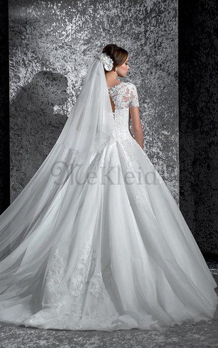 Spitze Kurze Ärmeln V-Ausschnitt Brautkleid mit Bordüre mit Plissierungen